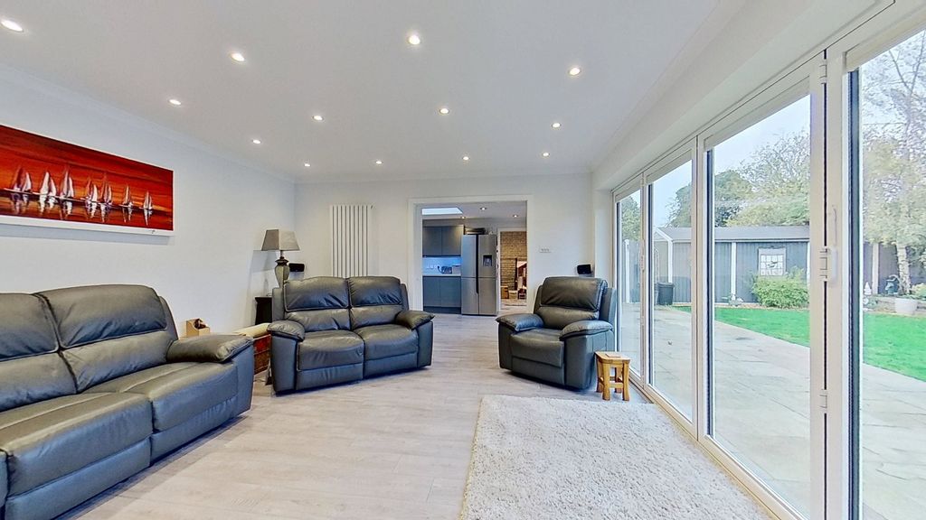 Property photo 3 of 23