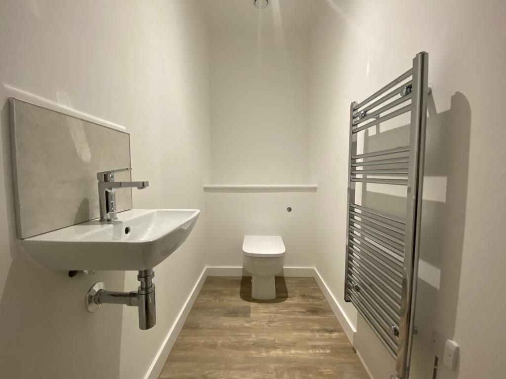 Property photo 2 of 7 Cloakroom/wc