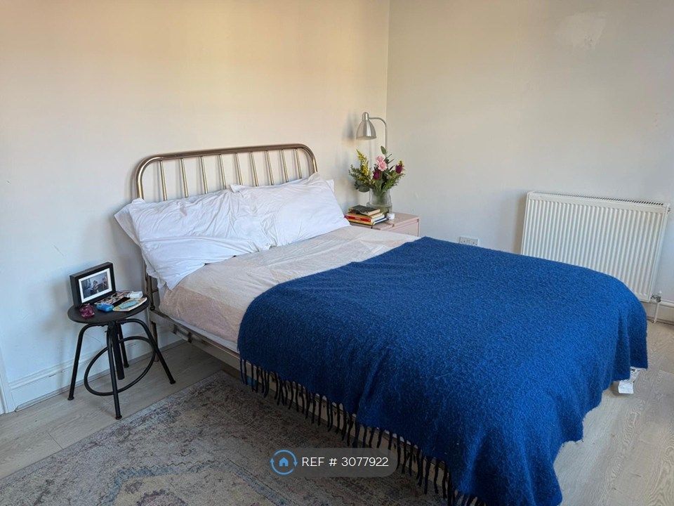 Property photo 2 of 10 Bedroom 1