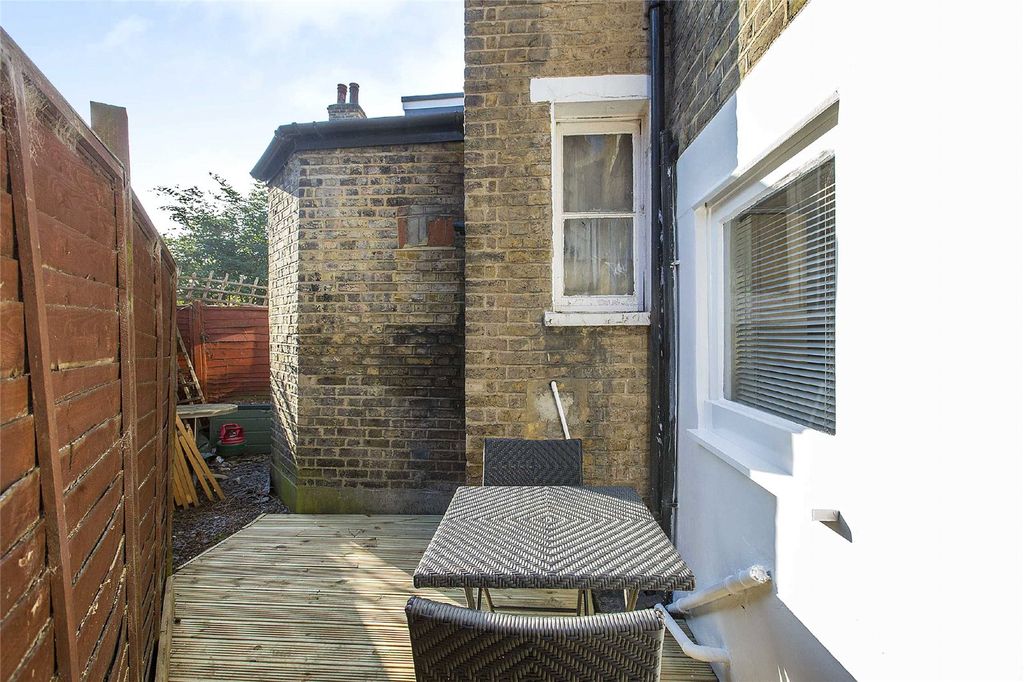 Property photo 2 of 8 Picture No. 01