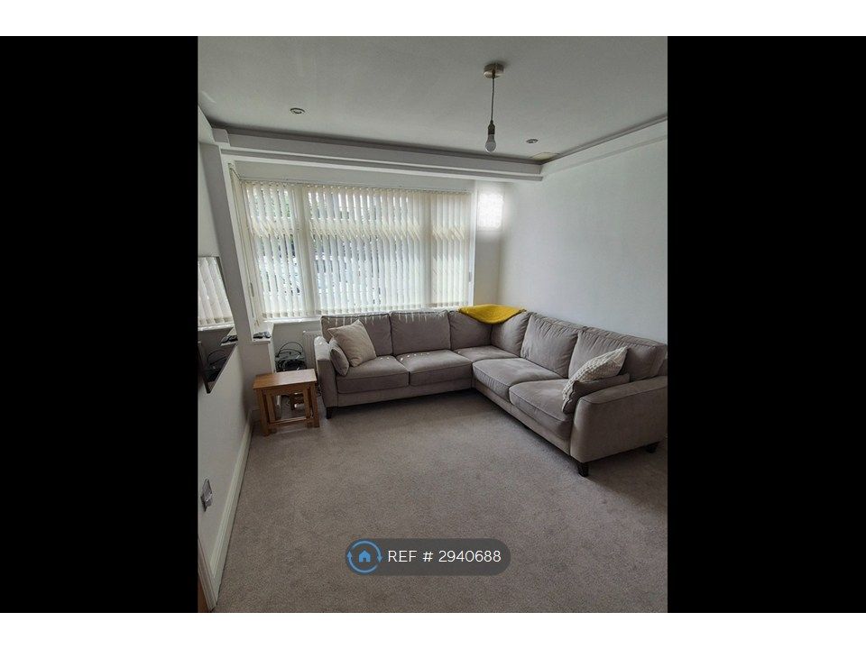 Property photo 2 of 12 Living Room