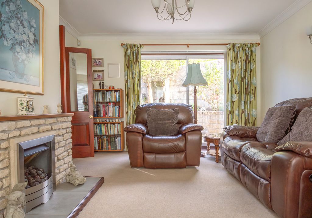 Property photo 2 of 40