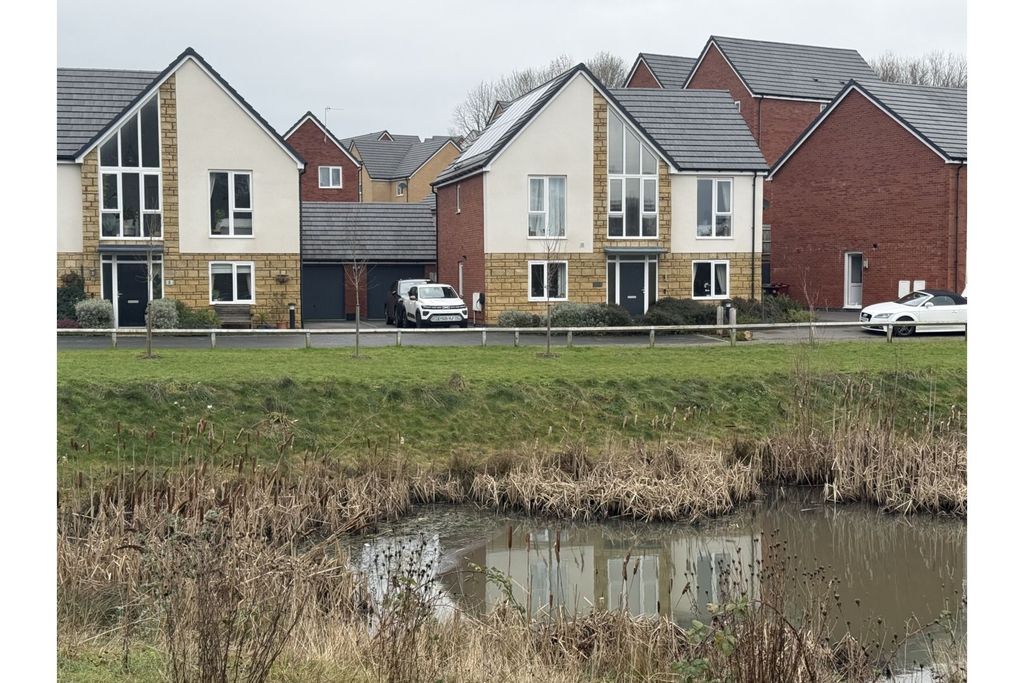 Property photo 1 of 21