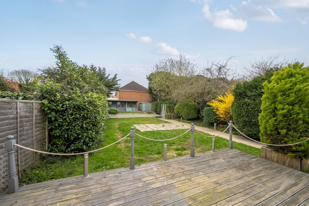 Property photo 2 of 8 2