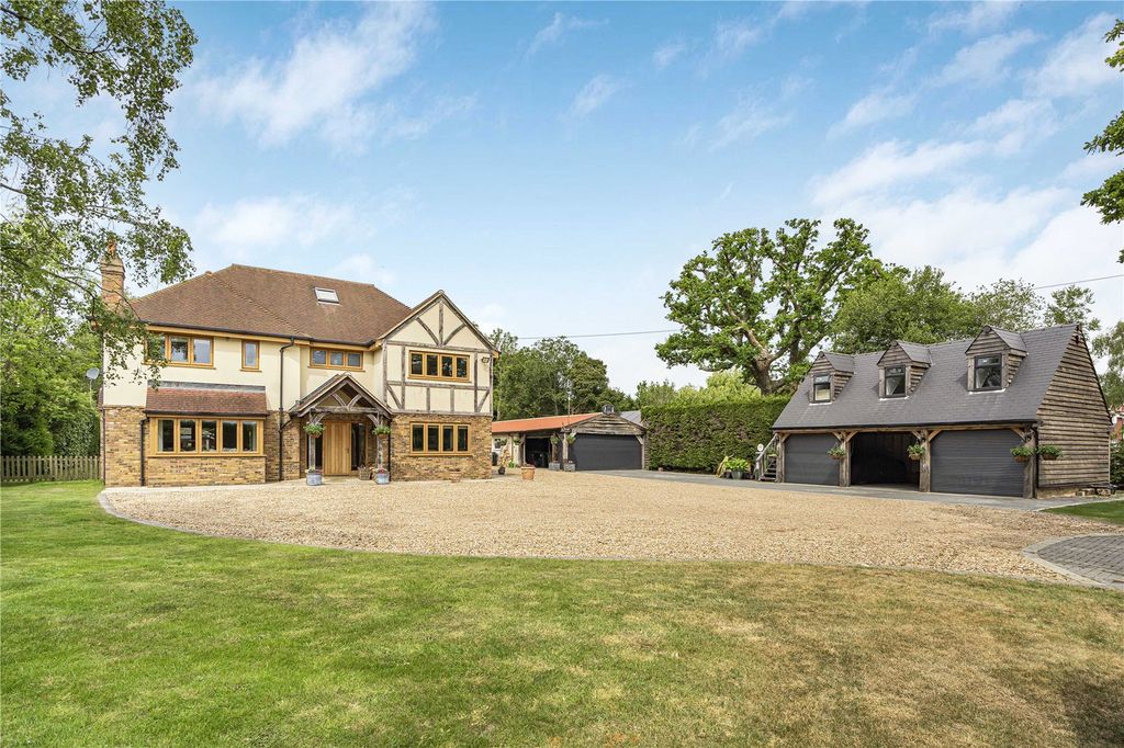 Property photo 1 of 25 Fulbrooks
