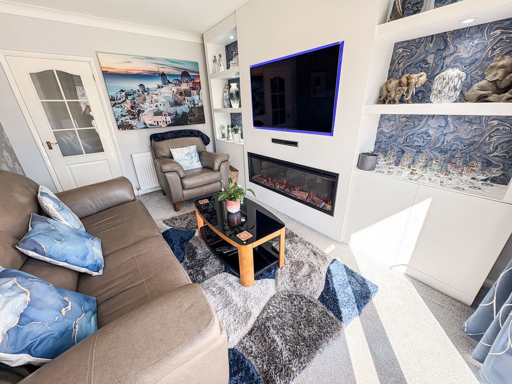 Property photo 2 of 11 Photo 11