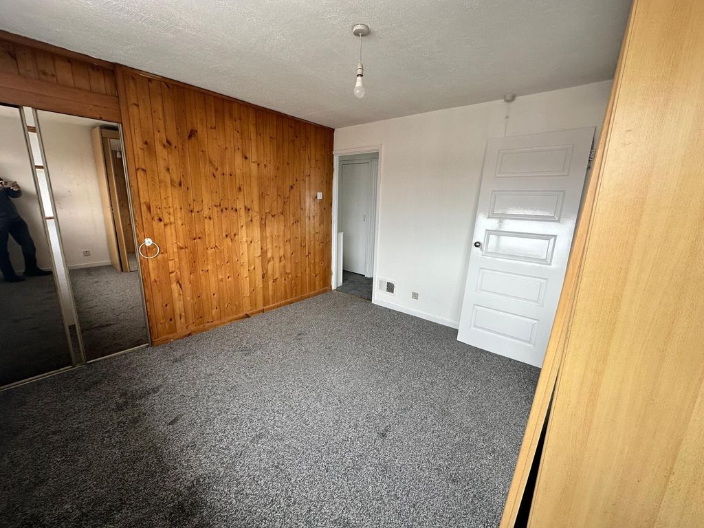 Property photo 2 of 26