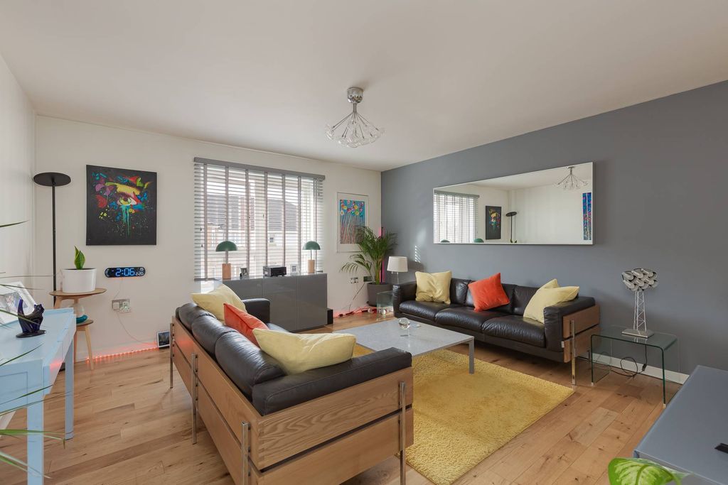 Property photo 2 of 21 Property Image 2