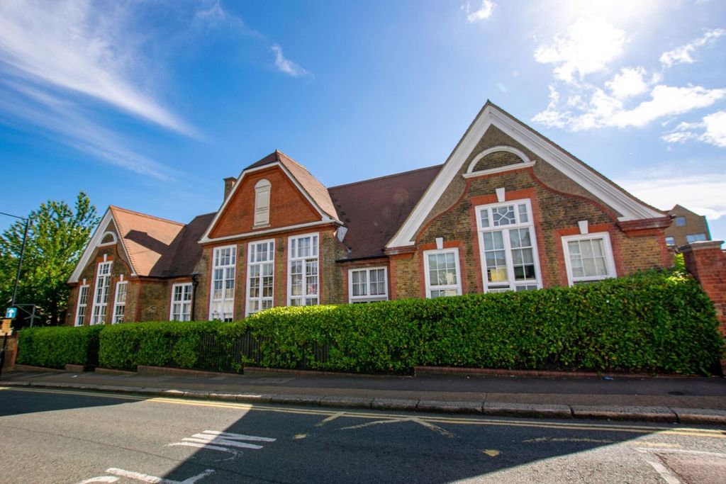 Property photo 1 of 18 School