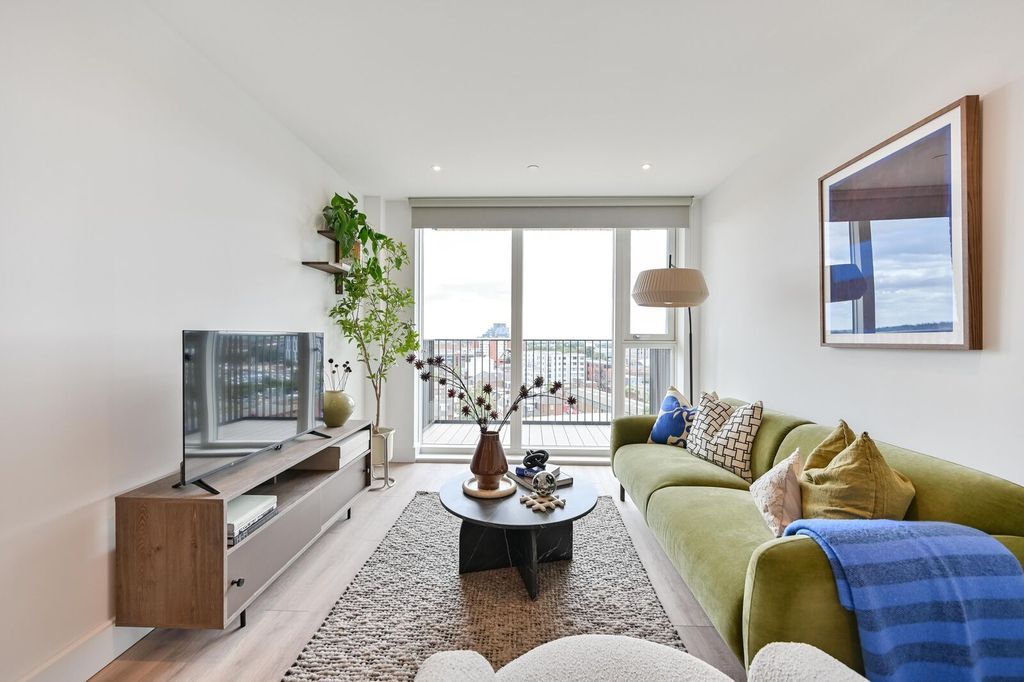 Property photo 1 of 71