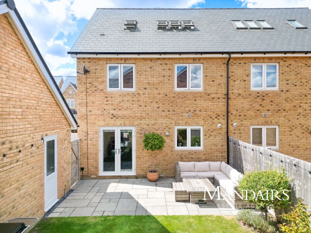 Property photo 3 of 42