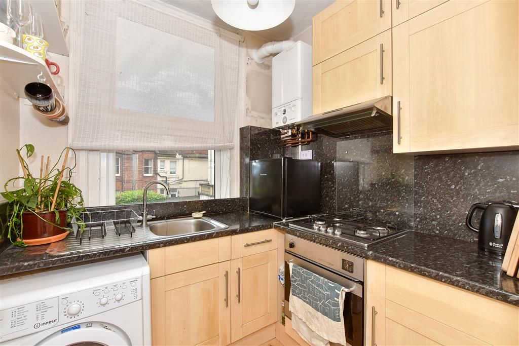 Property photo 2 of 8 Kitchen