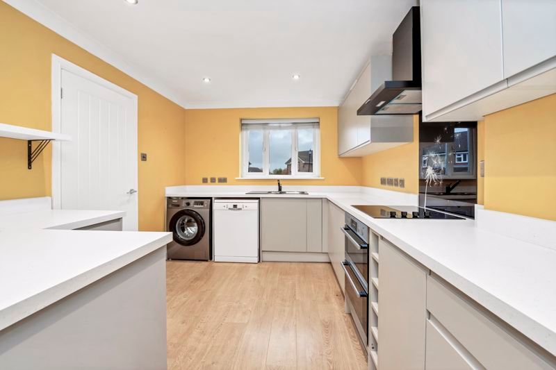 Property photo 3 of 17 Kitchen