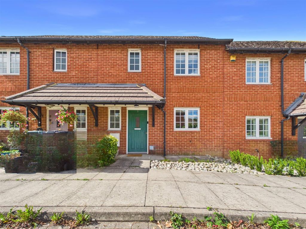 Property photo 1 of 16 Cam01563G0-Pr0335-Still011.Jpg