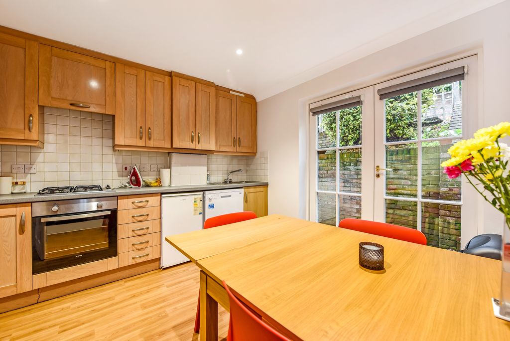 Property photo 3 of 14