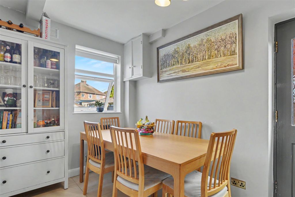 Property photo 3 of 19 Dining Area.Jpeg