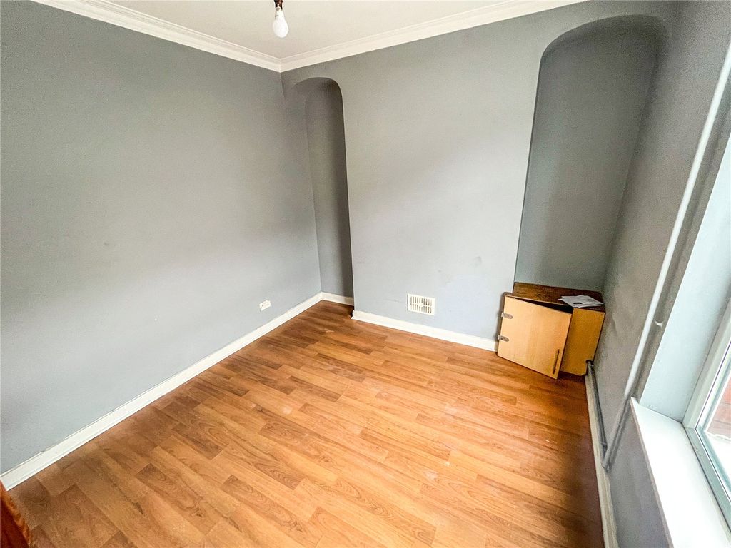 Property photo 3 of 12 Picture No. 11