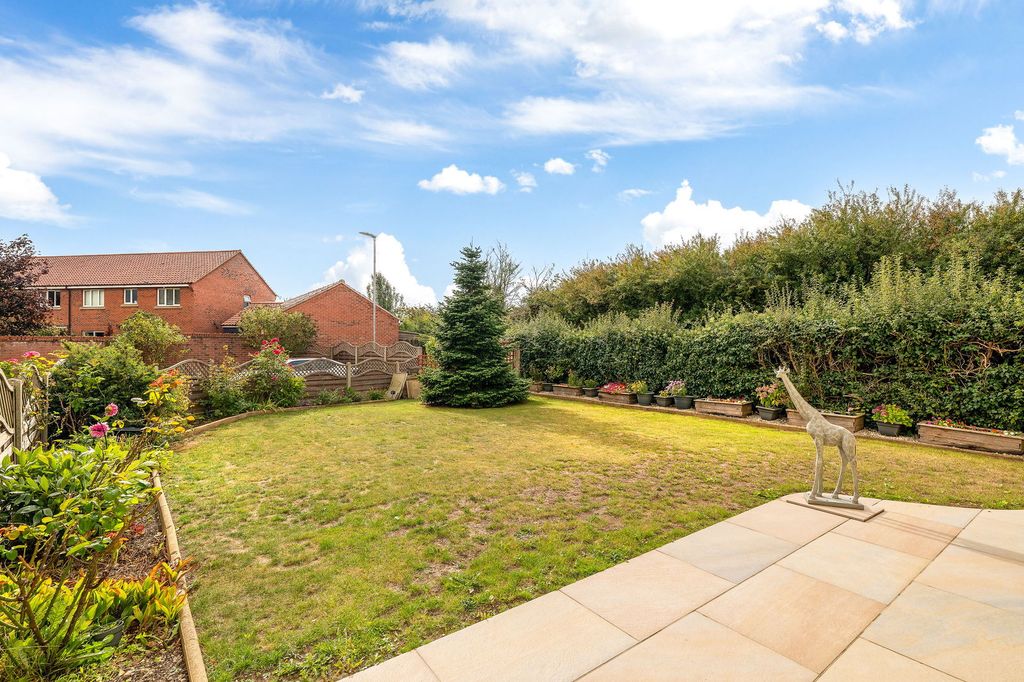 Property photo 2 of 41