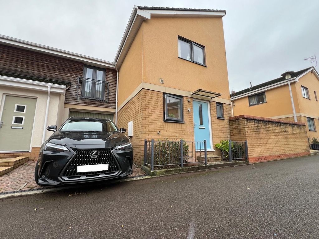 Property photo 1 of 9