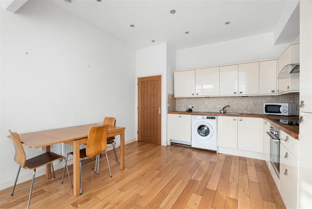 Property photo 2 of 21 Kitchen/Dining Room