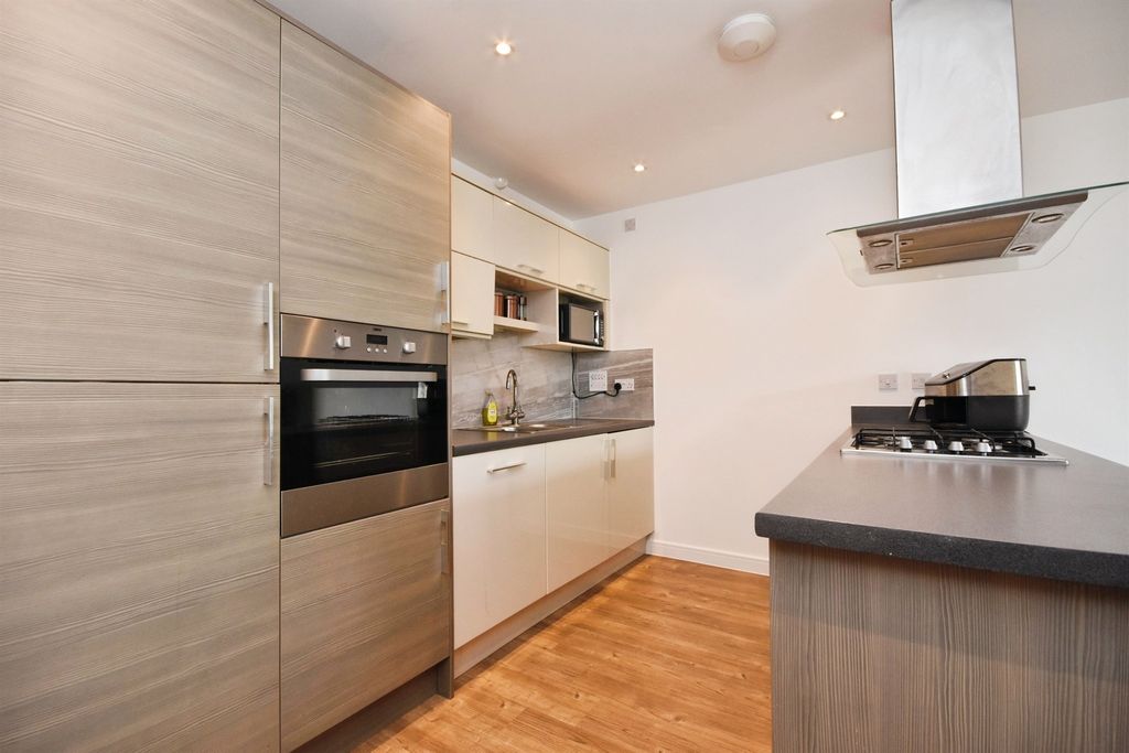 Property photo 2 of 16