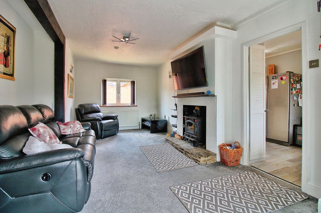 Property photo 3 of 24