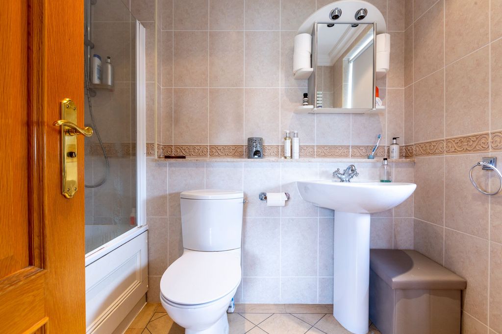 Additional image 26 of 3 bed flat for saleApartment 4 La Rocquaise, St Brelade JE3