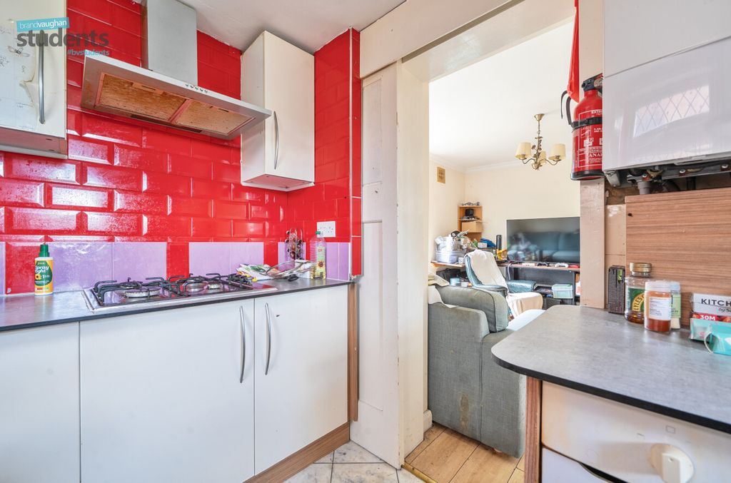 Property photo 3 of 12 821B618B-4Ef7-40F...