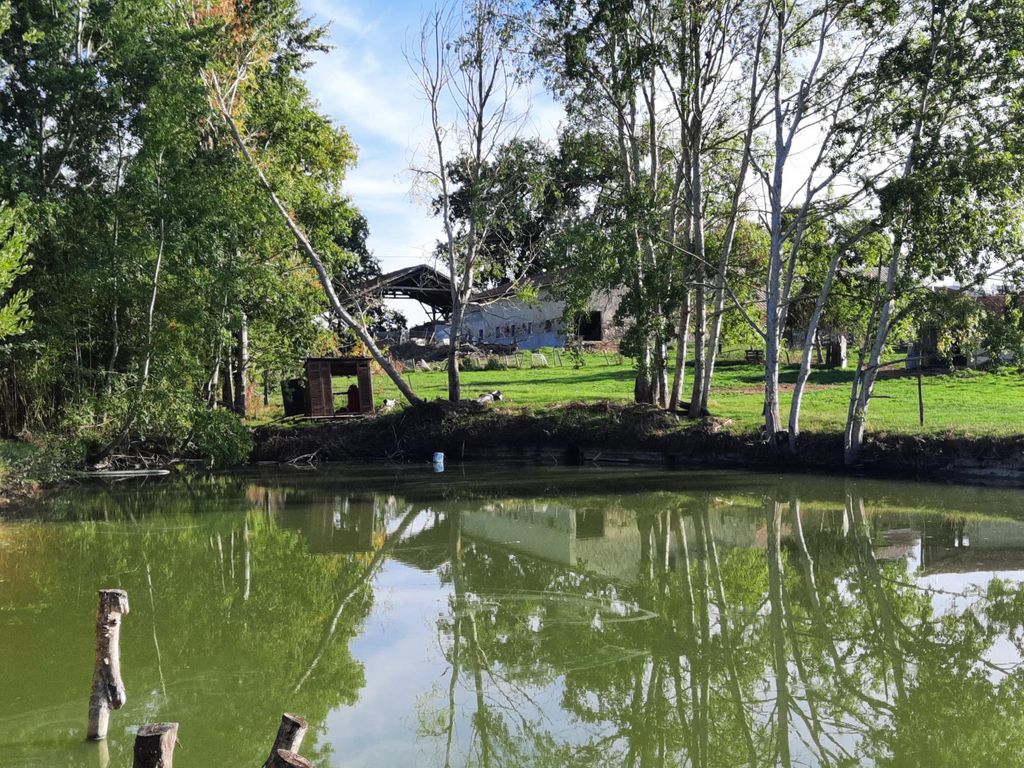 Property photo 2 of 26