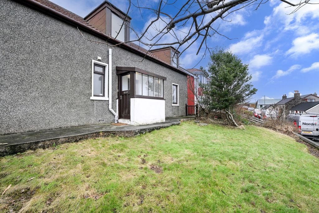 Property photo 2 of 42