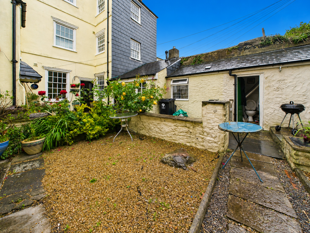 Property photo 2 of 16