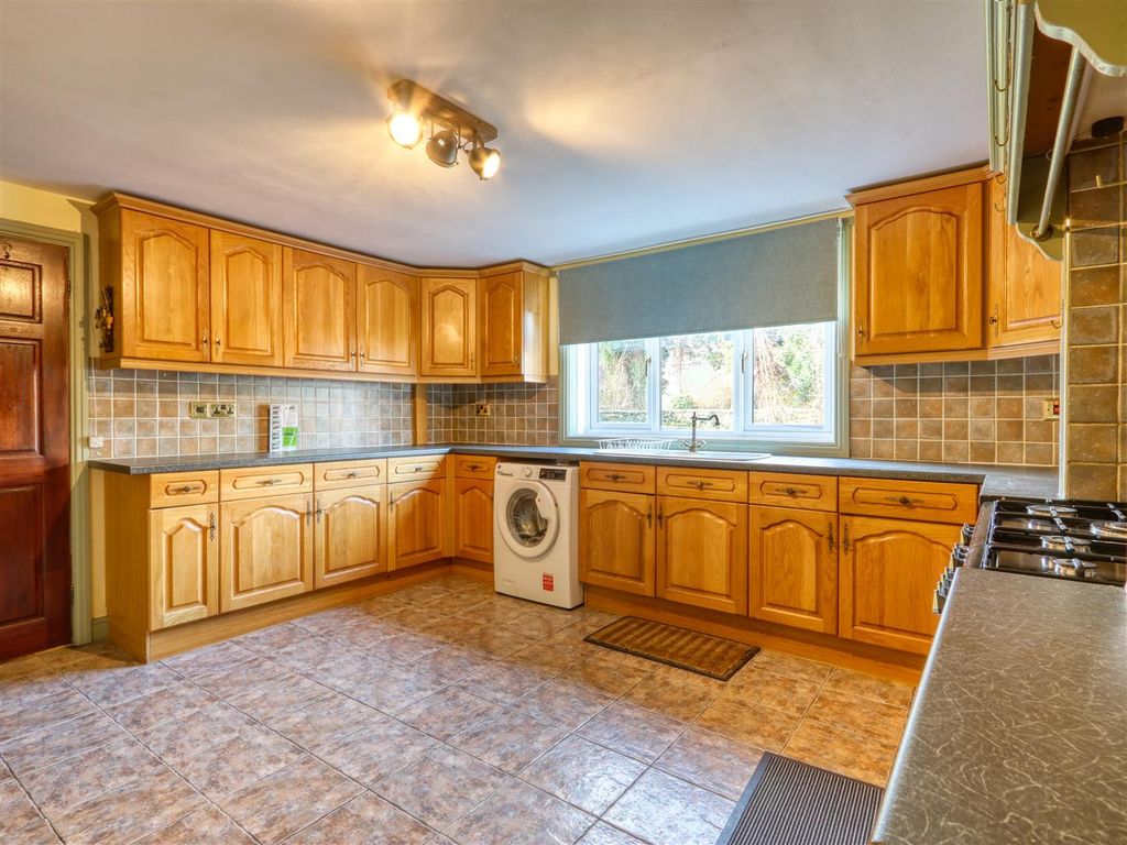 Property photo 2 of 18 Kitchen Diner