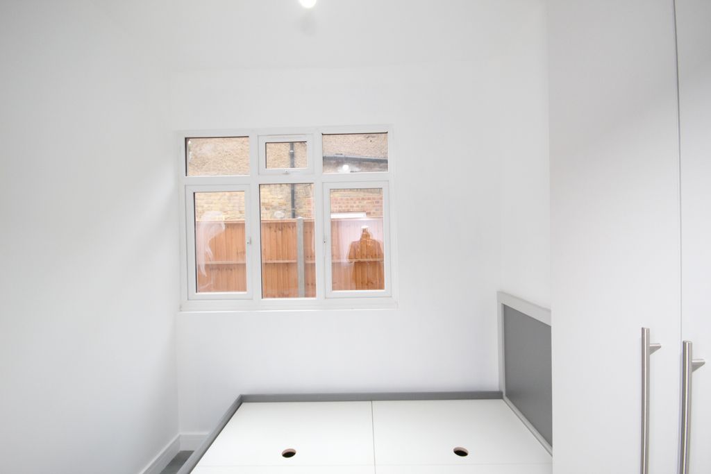 Property photo 3 of 7 Gallery