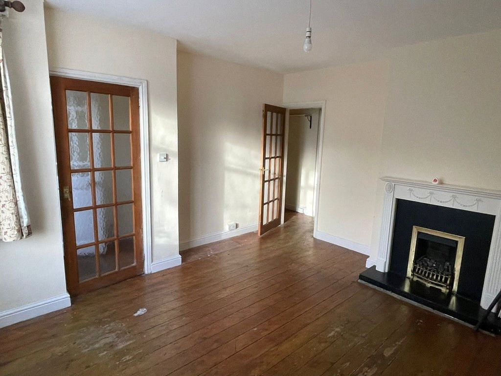 Property photo 2 of 11 Living Area