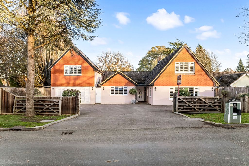 Property photo 1 of 26