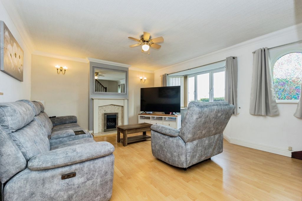 Property photo 2 of 20 Pbox-Img.Jpg