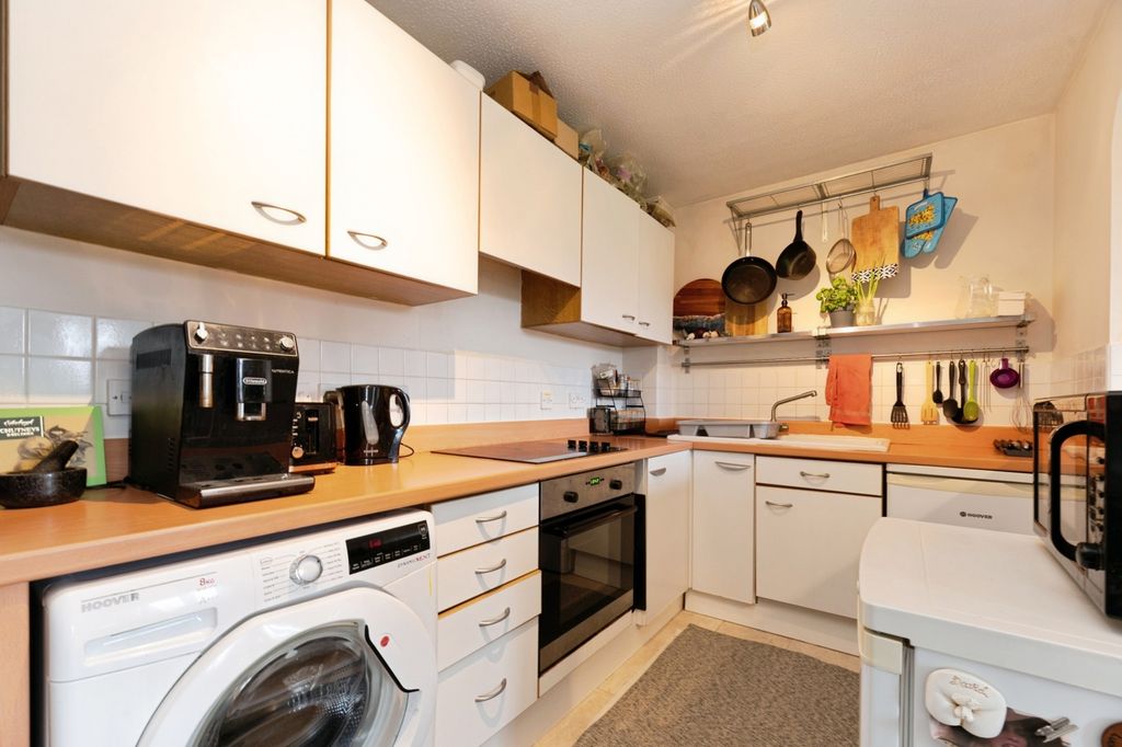 Property photo 3 of 9 Pbox-Img.Jpg