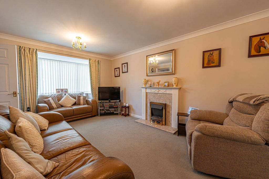 Property photo 3 of 44