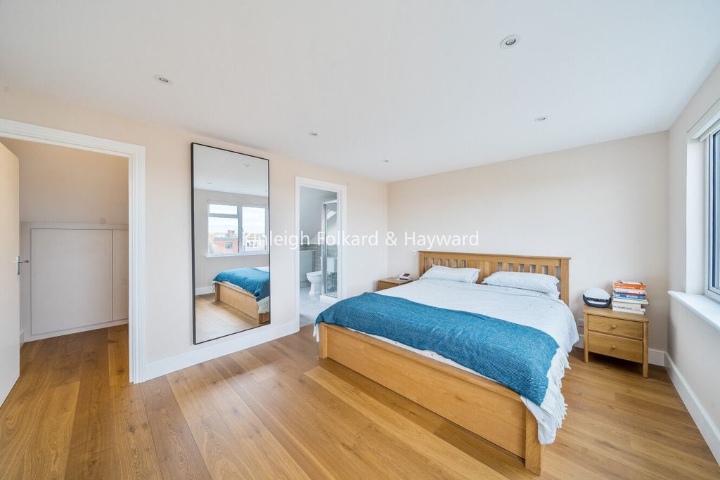 Property photo 3 of 18 Picture No. 01