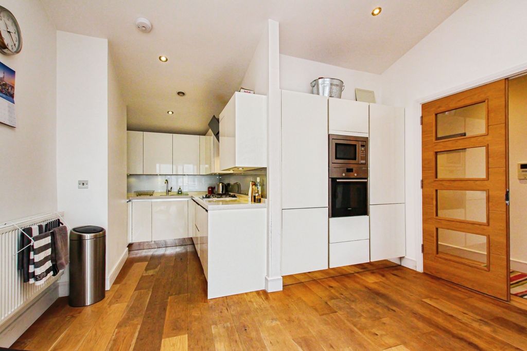 Property photo 2 of 15 Kitchen