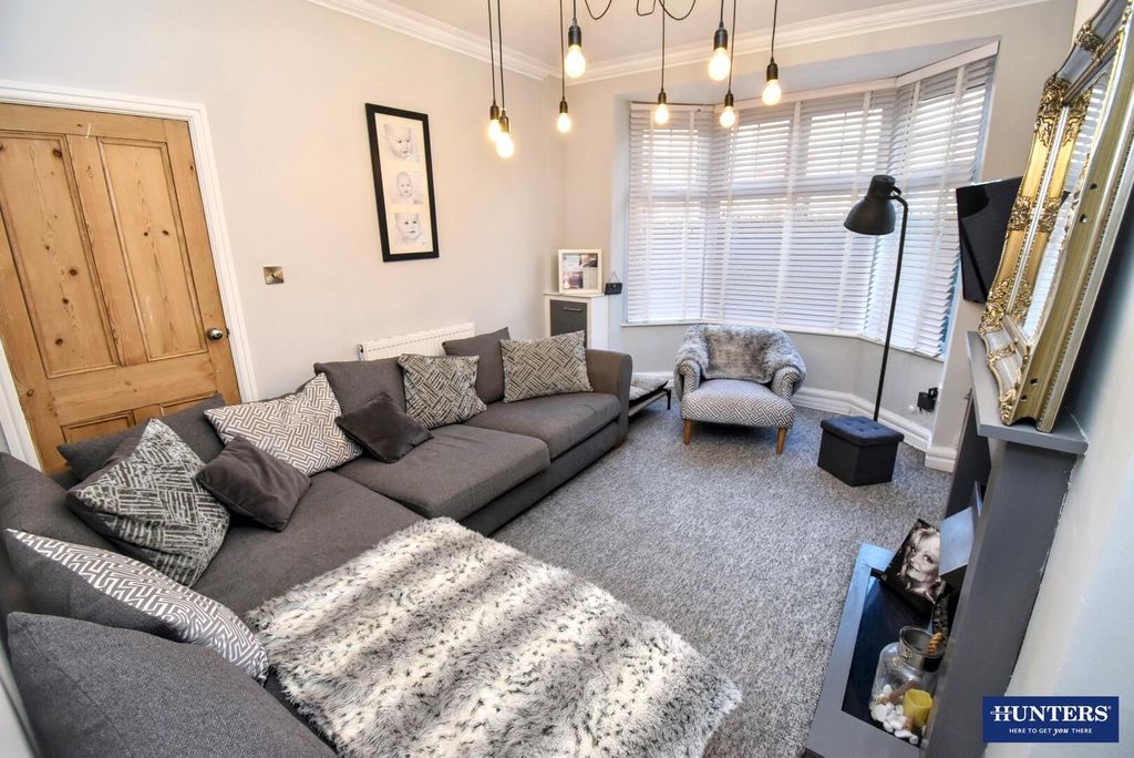 Property photo 2 of 22 Lounge