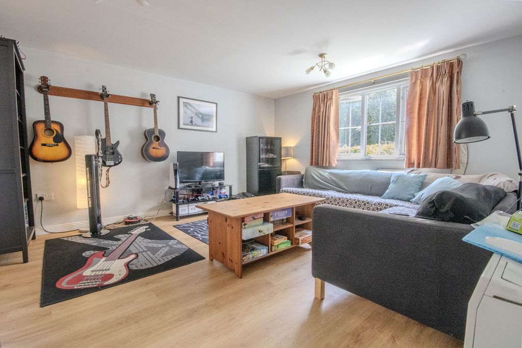 Property photo 2 of 14