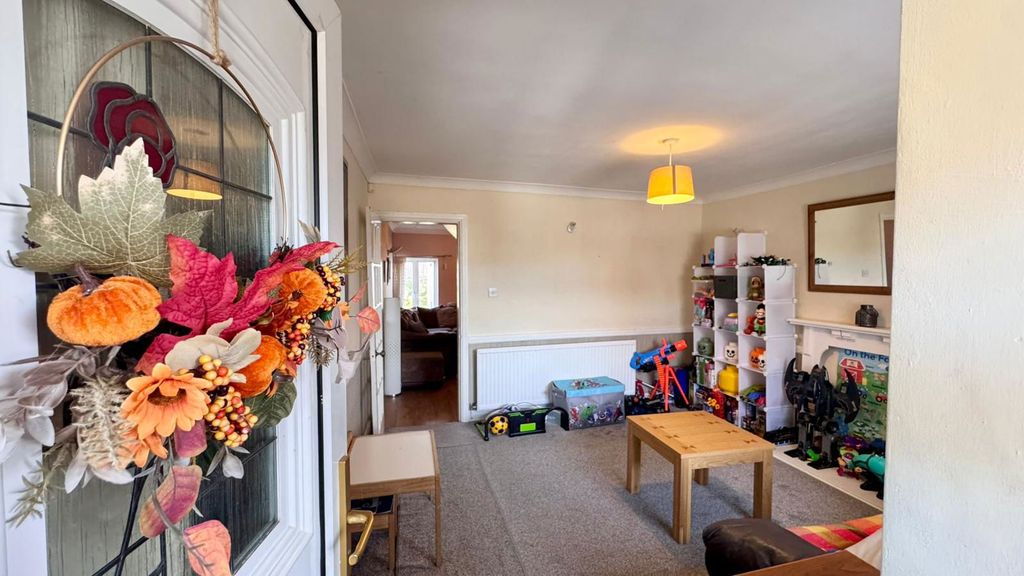 Property photo 2 of 26