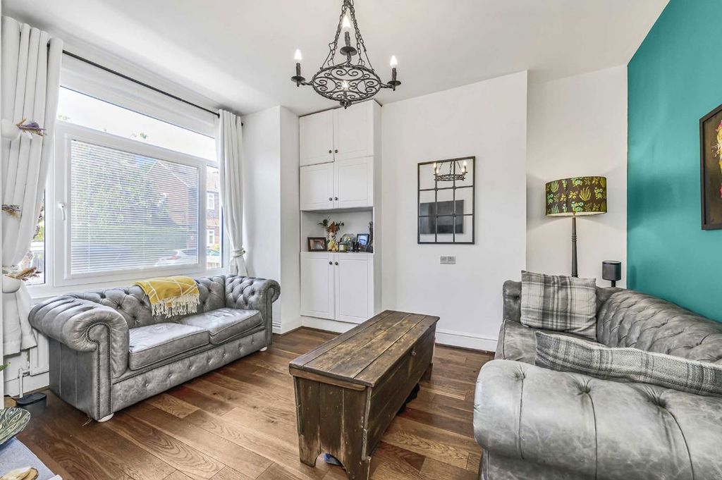 Property photo 3 of 12