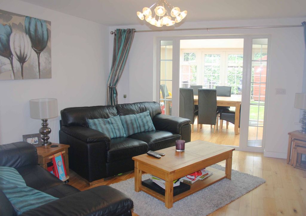 Property photo 2 of 11