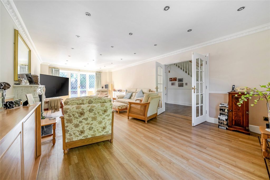 Property photo 2 of 44 Picture No. 25