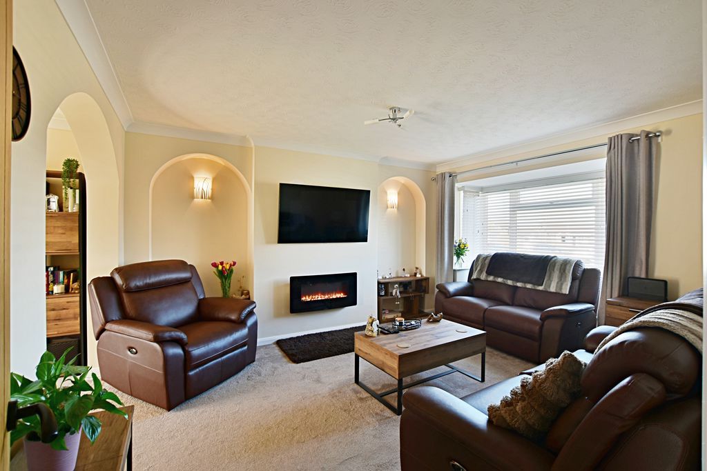 Property photo 3 of 19 Photo 1