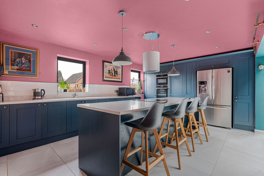 Property photo 3 of 28 2077088