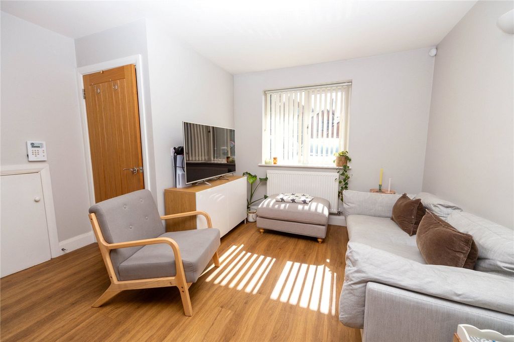 Property photo 3 of 15 Picture No. 24