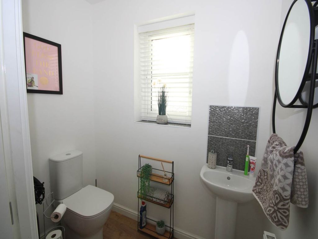 Property photo 3 of 18 WC